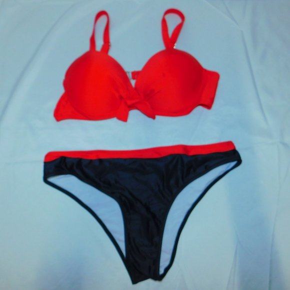 SCENNEK Other - NEW SCENNEK 2 pc. Bikini Red top/Black/Red bottoms Small